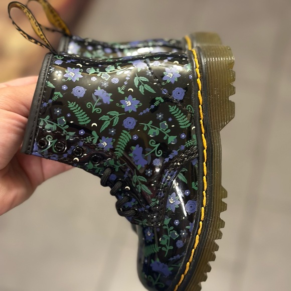 Toddler girl Dr. Martens!! BRAND NEW! - Picture 5 of 7
